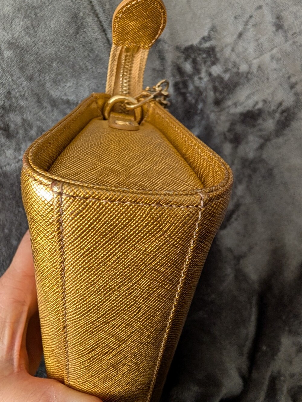 MCM Gold Leather Shoulder Bag and Wallet W/Charms Set In Gorgeous Condition! - Picture 6 of 16